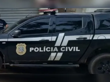 Materiais apreendidos pela polícia durante patrulhamento no Morro do Romão