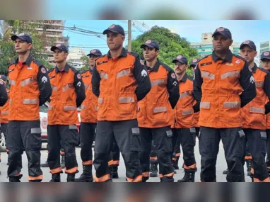 Servidores protestam por melhorias: greve será por tempo indeterminado