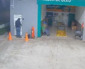 Imagem ilustrativa da imagem Posto de gasolina é assaltado e dono tem prejuízo de R$ 30 mil em Cariacica