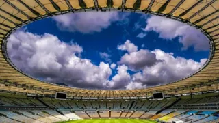 Imagem ilustrativa da imagem Gramado 'duro' do Maracanã irrita Flamengo e Fluminense: 'uma briga eterna'