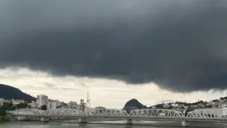 Imagem ilustrativa da imagem Tempo severo no ES: veja lista de onde mais choveu no Estado em 24 horas