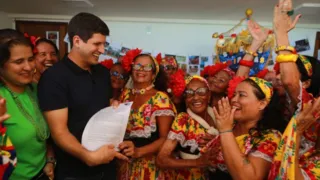 Imagem ilustrativa da imagem “Nosso São João é sucesso e raiz”, diz prefeito João Campos