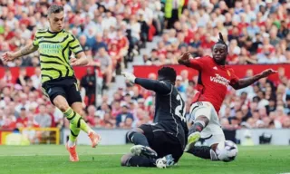 Imagem ilustrativa da imagem Arsenal bate Manchester United, retoma topo do Inglês e devolve pressão ao City