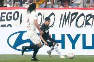 Imagem ilustrativa da imagem Botafogo vence fora e garante vaga antecipada nas oitavas da Libertadores