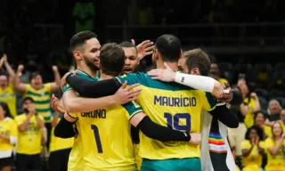 Imagem ilustrativa da imagem Com bela atuação, seleção masculina derrota Sérvia na Liga das Nações de Vôlei