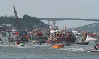 Imagem ilustrativa da imagem FOTOS | Fé e tradição na procissão marítima da festa de São Pedro