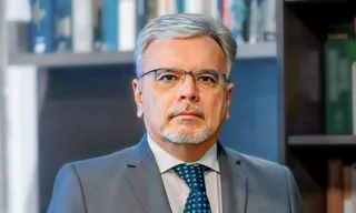 Imagem ilustrativa da imagem Fim da saidinha: obrigação de exame ameaça ações da pasta