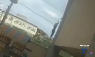 Imagem ilustrativa da imagem Foragido cai de 20 metros ao tentar escapar da polícia em Vila Velha
