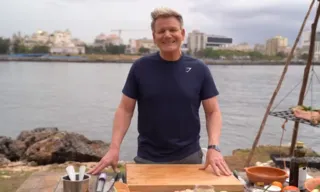 Imagem ilustrativa da imagem Gordon Ramsay sofre grave acidente de bicicleta: 'Tenho sorte de estar aqui'