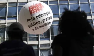 Imagem ilustrativa da imagem Greve: Universidades federais divergem sobre cancelamento de calendário acadêmico