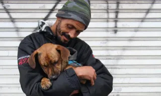 Imagem ilustrativa da imagem Justiça reconhece vínculo familiar e devolve cão a tutores em situação de rua