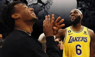 Imagem ilustrativa da imagem LeBron realizará o sonho de jogar com o filho na NBA