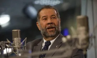 Imagem ilustrativa da imagem Lupi não vê Lula separando reajuste do INSS de mínimo