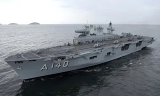 Imagem ilustrativa da imagem Maior navio de guerra da América Latina chega para apoiar RS