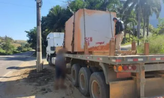 Imagem ilustrativa da imagem Polícia Rodoviária Federal flagra transporte irregular de granito no Sul do ES