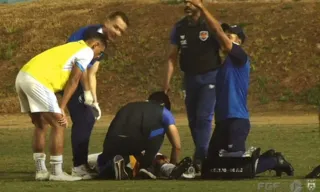 Imagem ilustrativa da imagem Goleiro baleado ficará 4 meses sem jogar e relata ameaça de policial