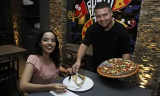 Imagem ilustrativa da imagem Promoções e novidades celebram Dia da Pizza na Grande Vitória. Veja opções