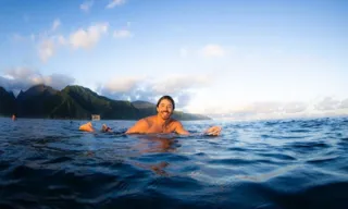 Imagem ilustrativa da imagem Surfista Yago Dora supera número 3 do mundo e está nas oitavas de final em Teahupoo