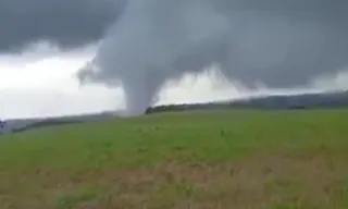 Imagem ilustrativa da imagem Tornados de menor intensidade atingem ao menos duas cidades do Rio Grande do Sul