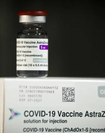 Imagem ilustrativa da imagem AstraZeneca retira vacina contra covid após admitir efeito adverso raro
