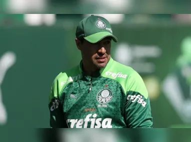 Imagem ilustrativa da imagem Abel exalta apresentação ofensiva do Palmeiras: 'Melhores 25 minutos que vi'