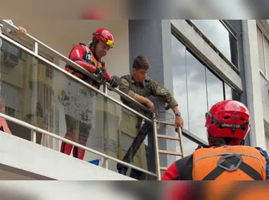 Imagem ilustrativa da imagem Bombeiros capixabas realizam mais de 270 resgates em enchentes no RS