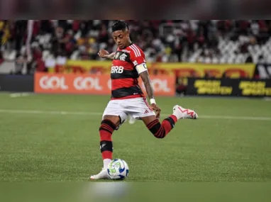 Imagem ilustrativa da imagem Bruno Henrique desfalca o ataque do Flamengo diante do Corinthians no Maracanã