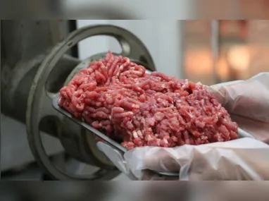 Imagem ilustrativa da imagem Câmara aprova inclusão da carne na cesta básica com alíquota zero