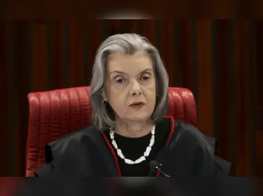 Imagem ilustrativa da imagem Cármen Lúcia é eleita presidente do TSE