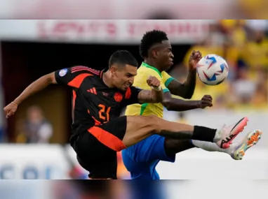 Jogadores do Botafogo em treino: equipe encara o Cuiabá nesta quarta-feira (03)