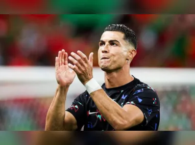 Imagem ilustrativa da imagem Cristiano Ronaldo perde pênalti, mas Portugal elimina Eslovênia nas oitavas da Euro