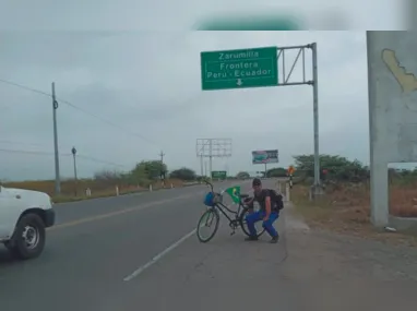 Placas indicativas de horários e valores do rotativo são retiradas à força e deixadas nas calçadas da cidade