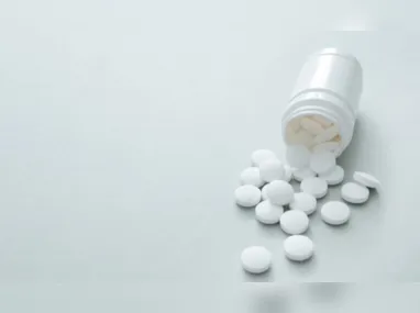 Farmacêutica Mariana Piassaroli explica que o remédio com até 10 mg de zolpidem era prescrito em receita branca