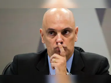 Imagem ilustrativa da imagem Oposição entrega a Pacheco novo pedido de impeachment de Moraes