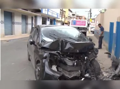 Imagem ilustrativa da imagem Motorista fica ferida após perder o controle do carro em Cariacica