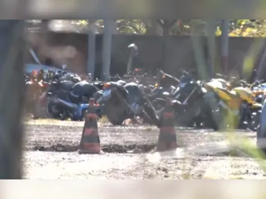 Imagem ilustrativa da imagem Pátio do Detran é invadido e criminosos roubam oito motos na Serra