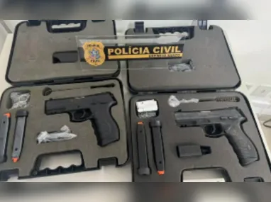 Imagem ilustrativa da imagem Polícia afirma que suspeito "pescou" armas de delegacia em Vitória