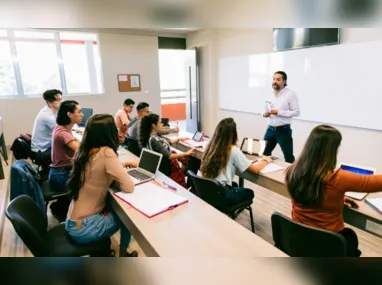 Imagem ilustrativa da imagem Senado faz propostas de mudanças no ensino médio. Entenda