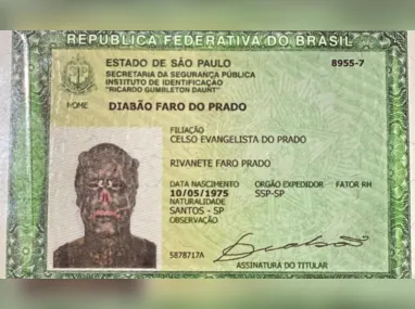 Imagem ilustrativa da imagem Tatuador muda registro e agora se chama Diabão: "Não era mais a mesma pessoa"