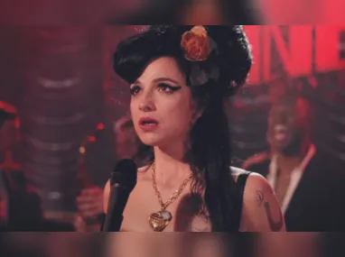 Imagem ilustrativa da imagem Uma Amy Winehouse meiga no cinema. Leia a crítica do filme