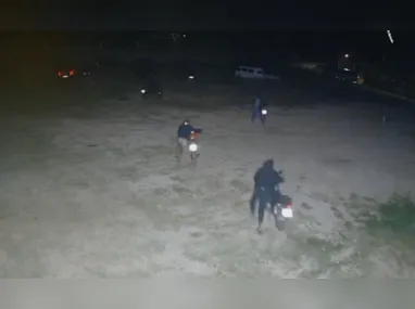 Imagem ilustrativa da imagem VÍDEO | Gangue invade pátio do Detran-ES e furta sete motos em Guarapari