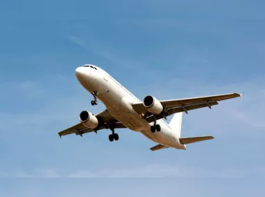 Imagem ilustrativa da imagem Quais são os riscos que as turbulências levam aos passageiros de aviões?