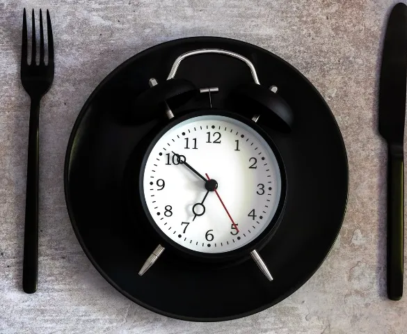 Imagem ilustrativa da imagem Por que jantar cedo é essencial para o emagrecimento?
