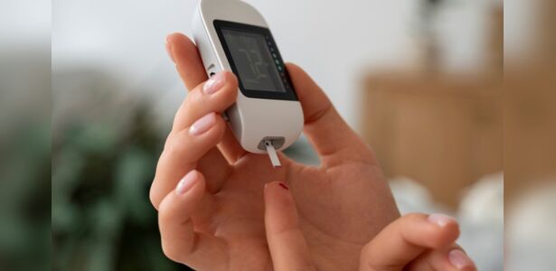 Novo dispositivo identifica hipoglicemia em pessoas com diabetes e ...