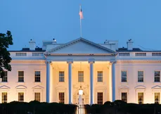 PIB dos EUA recua 0,3% em meio à guerra comercial de Trump