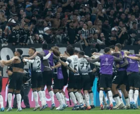 Imagem ilustrativa da imagem MELHORES MOMENTOS | Herói, Hugo Souza classifica Corinthians nos pênaltis