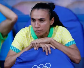 Imagem ilustrativa da imagem Marta indica estar fora da Copa e desabafa: 'Não devemos nada'