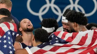 Imagem ilustrativa da imagem Curry faz mágica no fim e garante ouro do 'Dream Team' dos EUA contra a França