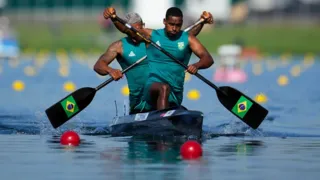 Imagem ilustrativa da imagem Isaquias Queiroz e Jacky Godmann ficam em 8º no C2 500m da canoagem velocidade