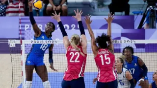 Imagem ilustrativa da imagem Itália supera Estados Unidos e conquista inédito ouro olímpico no vôlei feminino